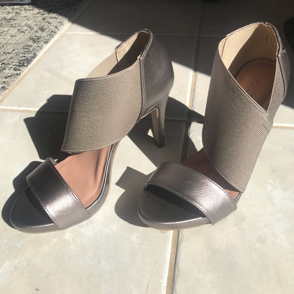 grey/purple wrap around open toe heel
